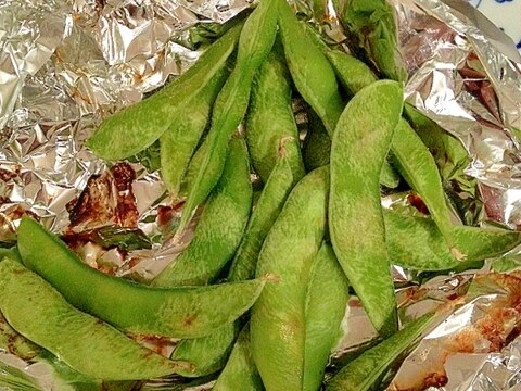 おつまみやおかずに！魚焼きグリルで☆枝豆焼き